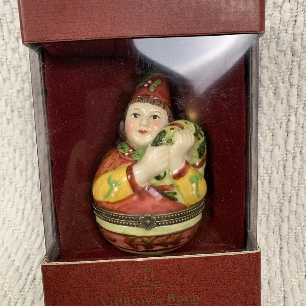 Villeroy & Boch 1748 Christmas Hinged Bone China Trinket‎ Box Boy Elf Gnome